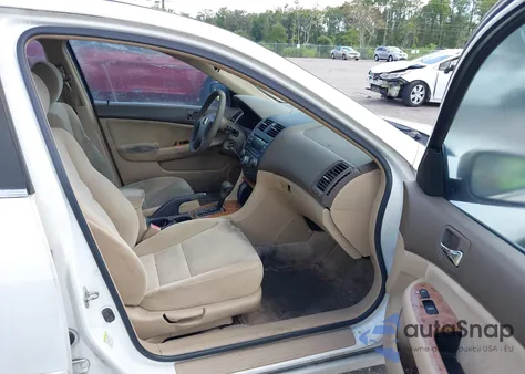 2005 Honda Accord 2.4 Ex z USA, uszkodzony, nr VIN 1HGCM567X5A120555